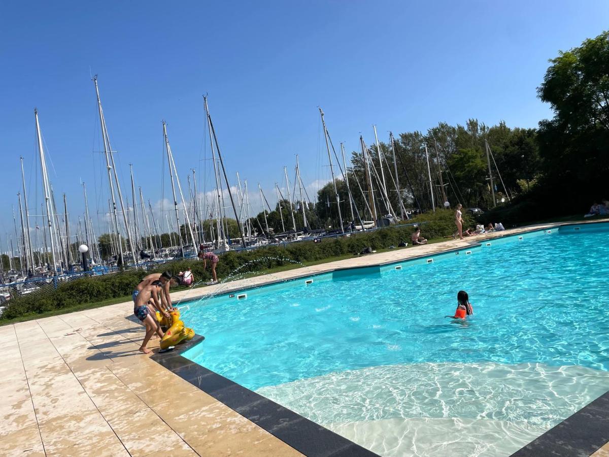Holiday Caravan Holle Poarte Makkum Ngoại thất bức ảnh